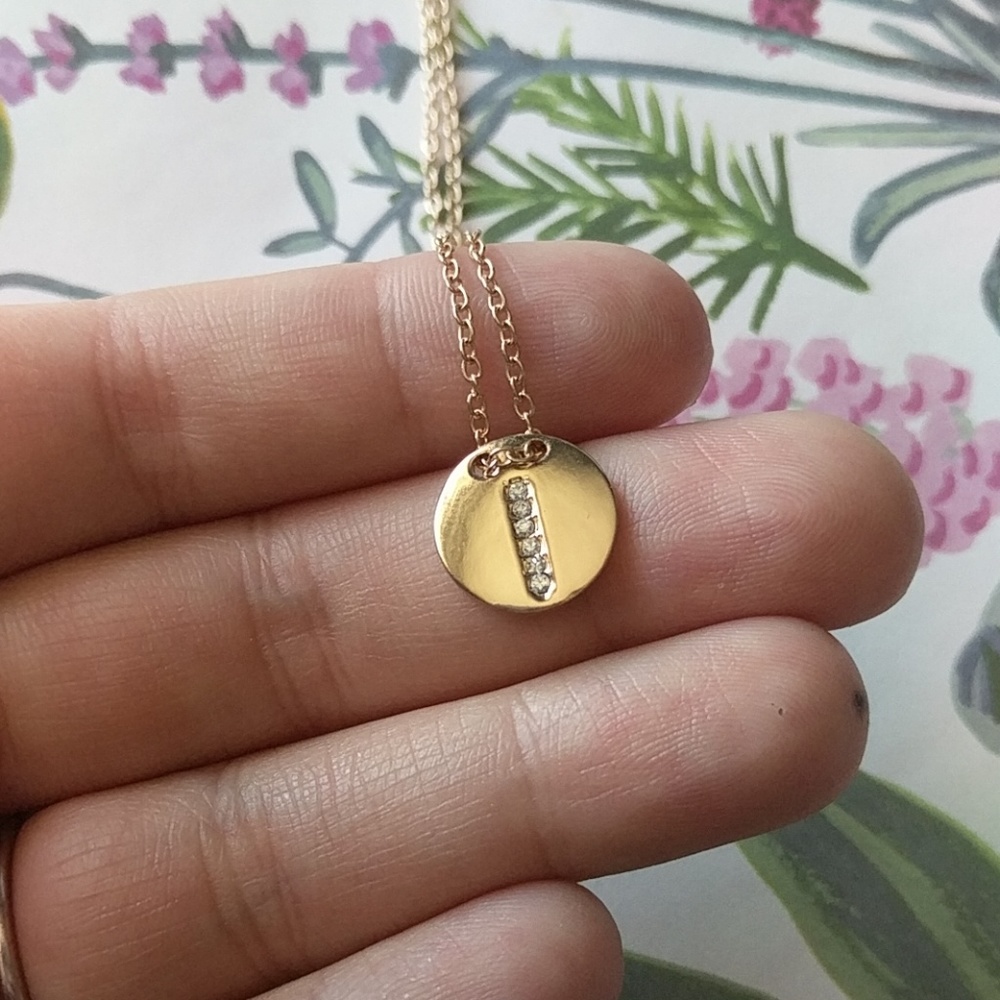 Nwot gold Letter I charm dainty necklace